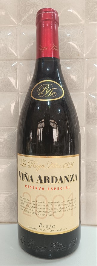 Viña Ardanza Reserva Especial 2001