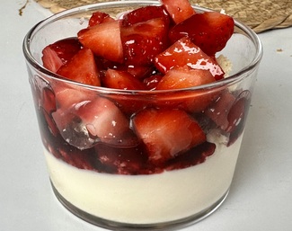 Flan de queso con fresas