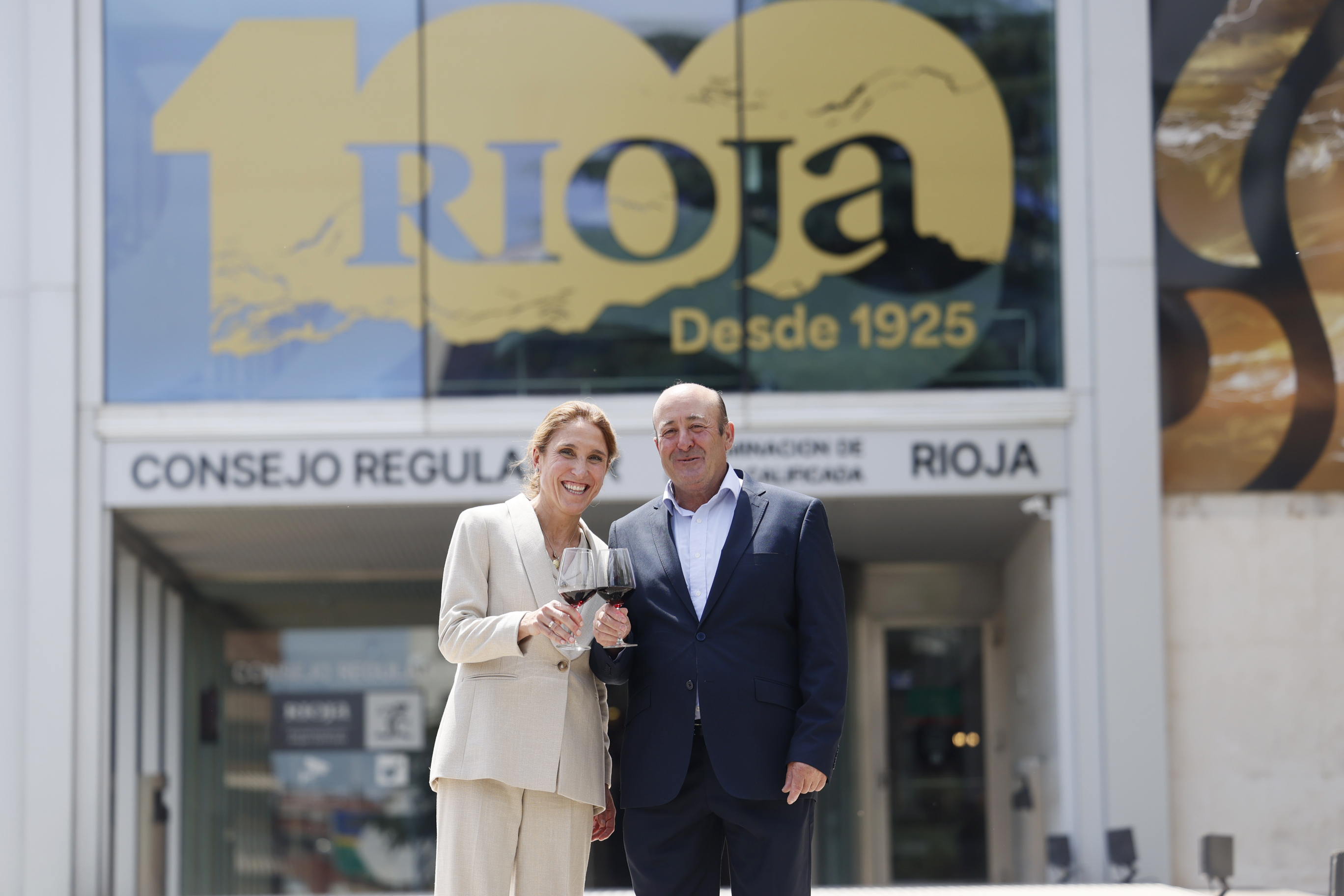 Raquel Pérez Cuevas asume la presidencia del Consejo Regulador y la Interprofesional de Rioja