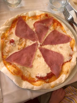 pinsa queso mortadela