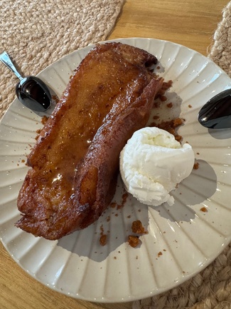 Torrija con helado de nata