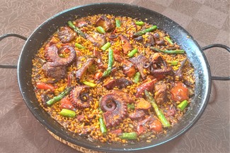 El arrocito mar y montaña, de pulpo y costilla