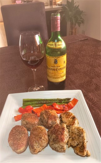 Con unos solomillitos de cerdo en masala con trigueros y pimiento rojo.