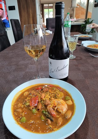 Con un delicioso arroz caldoso de chipirones y langostinos de Guayaquil