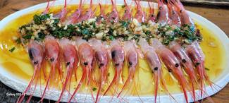 Detalle del Sashimi de gambas canarias a la bilbaina