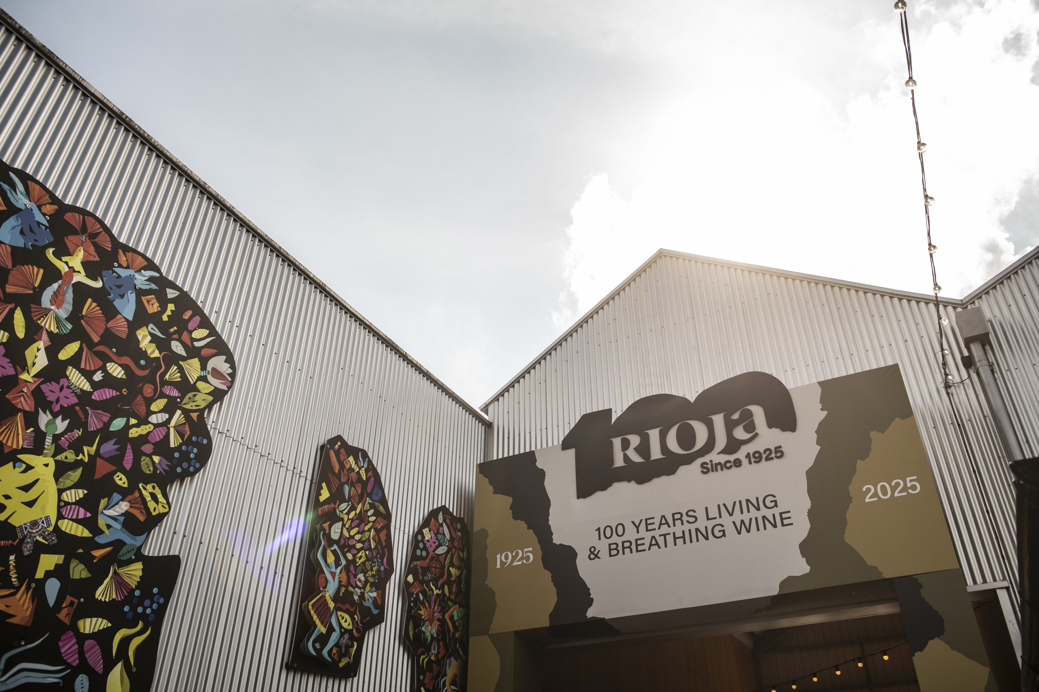 Miles de londinenses brindan por los 100 años de Rioja en un festival histórico