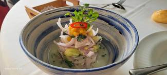 Ceviche de mero con caviar de maracuyá y rocoto (aji peruano).