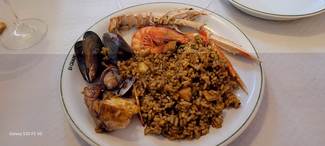 Paella marinera emplatada