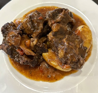 Rabo de toro estofado