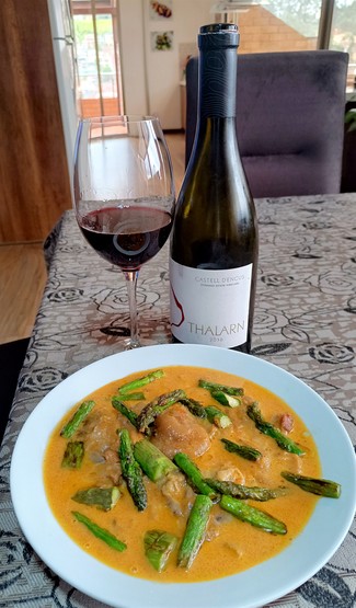 Con unas manitas de cerdo con trigueros