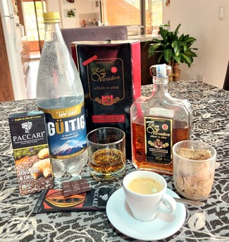 Con un café expreso, un helado de mokalate y un Paccari 70% de jengibre y chía