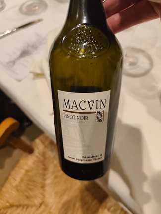 Bénedicte & Stéphane Tissot Macvin Rouge Pinot Noir 2013