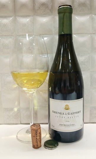 Curioso y exquisito Vermentino corso.