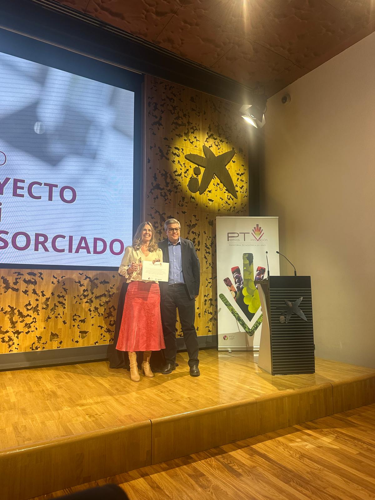 La iniciativa LowpHWine, liderada por Alma Carraovejas, recibe el premio al “Proyecto de I+D+i Consorciado”