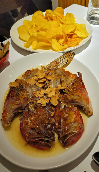 Cabracho salvaje, pieza entera, la horno, a la donostiarra para dos personas