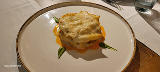 Su versión de los macarrones a la cardinal con langostinos y gamba blanca de la Barceloneta