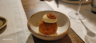 Bomba de la Barceloneta con pulpo, salsa brava y allioli