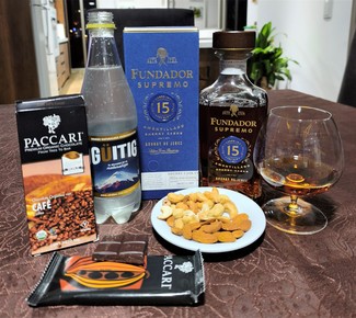 Con los anacardos, las almendras y el Paccari de café.