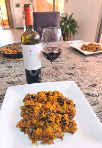 Con un arrocito de solomillo de cerdo, morcilla, champiñones y trufa.