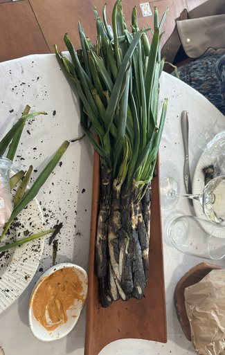 calçots y salsa