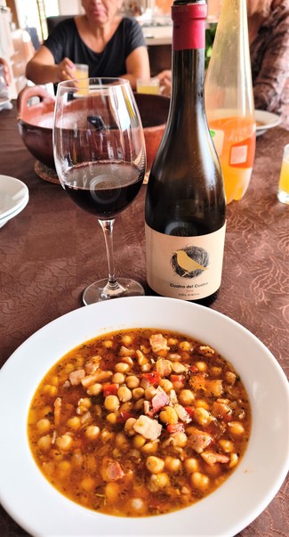 Con unos garbanzos con tocino