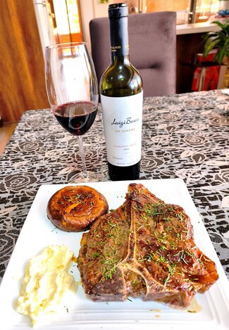 Con un brutal Porterhouse al romero con all-i-oli y portobello.