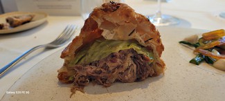 Wellington de pato con col y foie gras