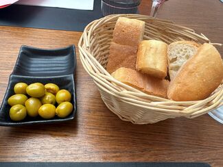 pan y aceitunas
