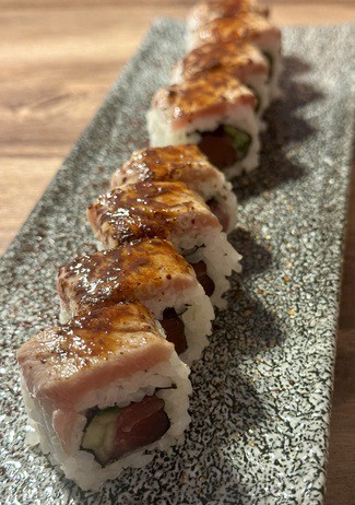 Uramaki de atún con chocolate y aceite de trufa