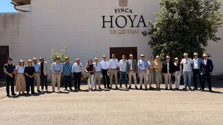 Bodegas Vicente Gandía y Surg For All celebran una jornada de hermanamiento junto a destacados empresarios valencianos