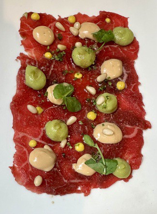 Carpaccio de ternera con foie
