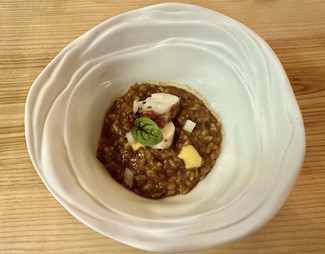 Arroz de sepia y pulpo, nabo encurtido y mahonesa Kimchi
