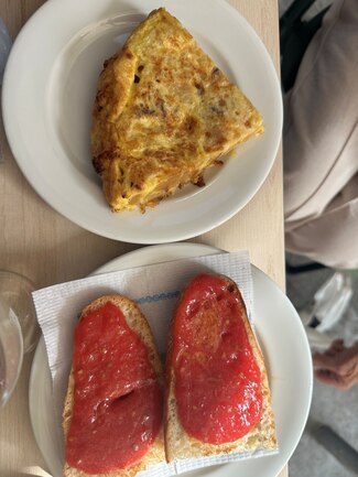 tostadas y tortilla sin cebolla