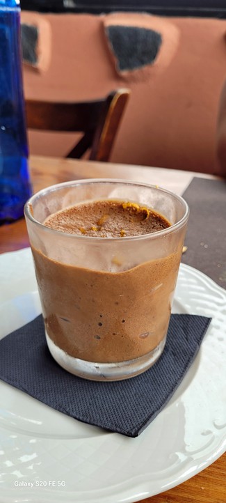 Mousse de chocolate negro aromatizada con naranja