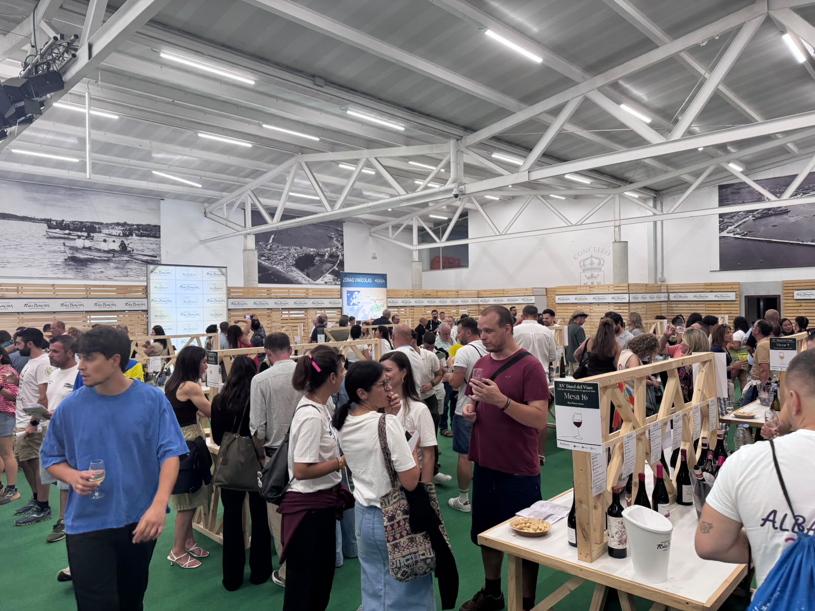 El túnel del vino de Rías Baixas hace historia en la Fiesta del Vino Albariño Rías Baixas