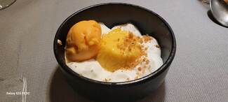 Cuajadito de maracuyá, espuma de yogur de oveja y sorbete de cítricos