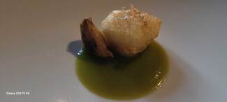 Bacalao, escabeche de pimientos.