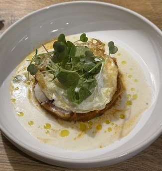 Samfaina (bacalao y huevo frito)