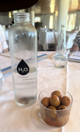 aperitivo y agua