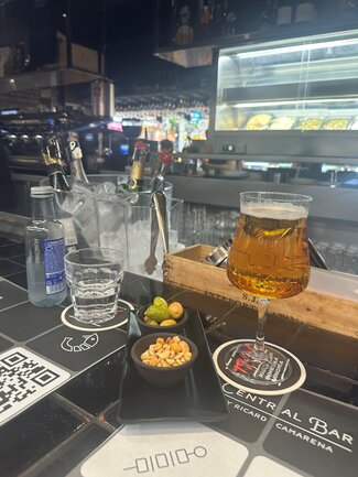 bebida y aperitivos