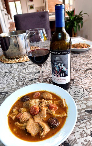 Con unos increíbles callos con chorizo