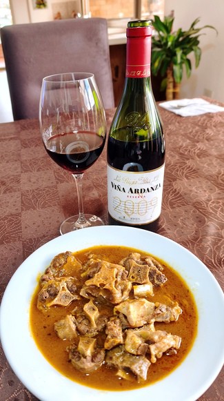 Con un exquisito guisadito de rabo de toro