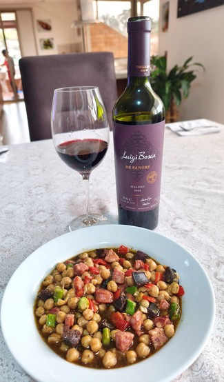 Con unos garbanzos con chorizo riquísimos