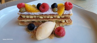 Milhojas caramelizado con texturas